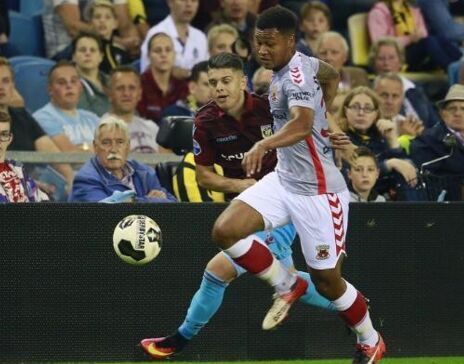 极投身慈善 极投身慈善