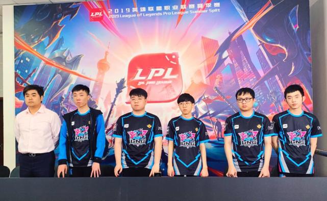 主动拥抱 主动拥抱